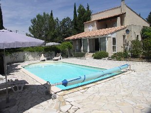 (Vakantie) woning: 8 persoons villa, groot verwarmd zwembad, zomerkeuken, 2 badkamers, heerlijk ruim en privacy te huur in Herault (Frankrijk).