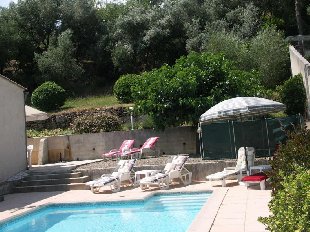 (Vakantie) woning: Mooie gelegen 6 persoons villa met verwarmd zwembad, noord- en zuidterras, uitzicht op bosrijke omgeving. te huur in Herault (Frankrijk)