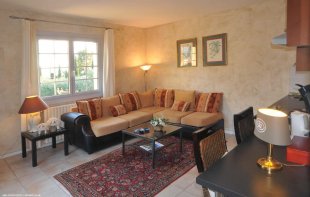 Appartement met salon en kitchenette <br>Appartement op de bgg met privé terras