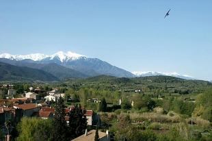 Vakantiehuis: Adembenemend uitzicht aan de voet van de Pyreneeën en op 35 km van de Middellandse Zeestranden