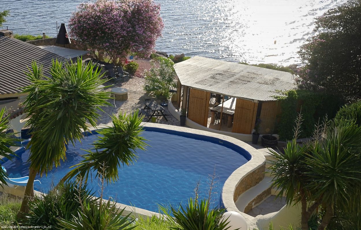 Hoofdfoto UNIEK DIRECT AAN HET WATER GELEGEN ! Zuid-Frankrijk - Istres, hart van de PROVENCE. Domein met 6 gites.