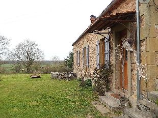 (Vakantie) koopwoning: Mooi gerenoveerd huis met gite en grote schuur op terrein van 4 ha. Vlakbij het bos van Tron?ais. te koop in Allier (Frankrijk).