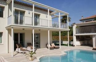 Vakantiehuis: Vijf sterren villa met airco direct aan zee te huur in Alpes Maritimes (Frankrijk)