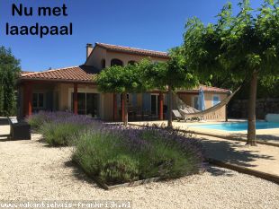 Vakantiehuis met zwembad: Villa Marron 47 op Domaine les Rives de l'Ardeche  zoutwater privé zwembad en parkzwembad, airco in alle kamers, direct aan de rivier de Ardeche