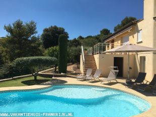 Vakantiehuis: Prachtig gelegen villa met panoramisch uitzicht en Infinity Pool vlakbij het bruisende Montpellier en niet ver van de stranden van de Méditerranée te huur in Herault (Frankrijk)