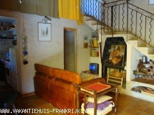 (Vakantie) woning: Zonnige Var, Vakantiehuis mer eigen zwembad,, jeu-de-boelebaan, groot terrein , 6 pp, Tv, Wifi. kinderen, huisdieren. rust. te huur in Var (Frankrijk).