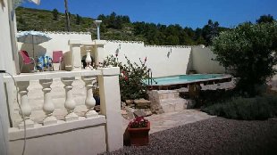 (Vakantie) woning: Gezellig, kleine vakantiewoning voor twee personen (met baby) met eigen privé zwembad en heerlijk uitzicht te huur in Herault (Frankrijk)