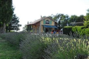 (Vakantie) woning: Logeren in een prachtig gerenoveerde hangar van treinstation. Hartje Provence. Privé zwembad. te huur in Var (Frankrijk)