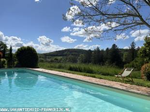 Vakantiehuis: Vacantiewoning met Pleyel-babyvleugel en privé zwembad. te huur in Lot et Garonne (Frankrijk)