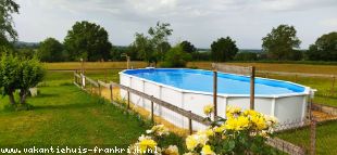 Vakantiehuis: Rustig gelegen vakantiehuis met blokhut en zwembad (5-9p) te huur in Saone et Loire (Frankrijk)