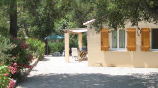 Vakantiehuis: Provençaals vakantiehuis in natuurgebied tussen kust en achterland