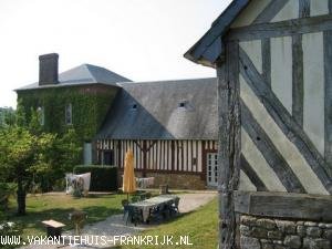 (Vakantie) woning: Charmante boerderij gelegen in de heuvels van het mysterieuze Normandische binnenland, ideaal voor vakantie met vrienden of voor een familiereunie ! te huur in Calvados (Frankrijk).