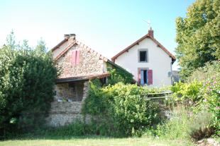 Vakantiehuis: Heerlijk vrijstaand zomerhuis met alle privacy en rust maar toch in de bewoonde wereld te huur in Saone et Loire (Frankrijk)