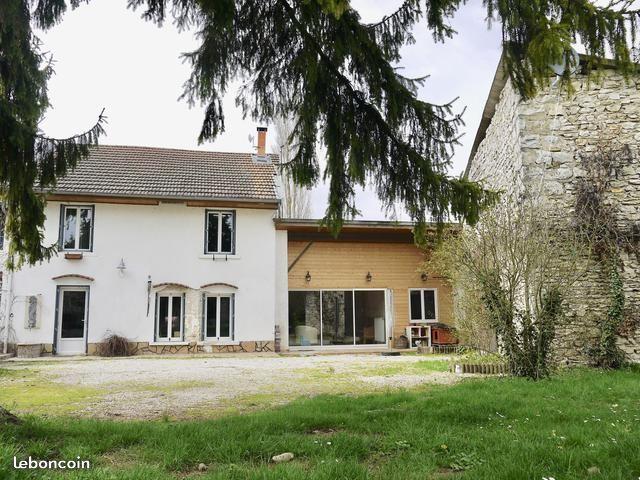 Frankrijk te koop: Charmant huis met 4 slaapkamers, grote tuin in de ... Frankrijk te koop: Charmant huis met 4 slaapkamers, grote tuin in de ...