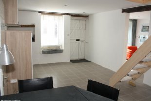 Keuken met trap naar bovenverdieping