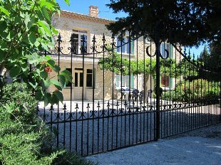 (Vakantie) woning: Provence,Vaison la Romaine, Rustig gelegen tussen de wijngaarden villa met zwembad. Huisdieren welkom te huur in Vaucluse (Frankrijk).