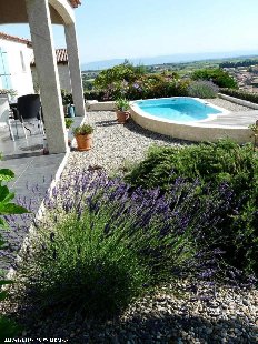 (Vakantie) woning: Zeer goed verzorgde, mooi ingerichte villa voor 6 personen met privé zwembad en schitterend uitzicht te huur in Herault (Frankrijk)