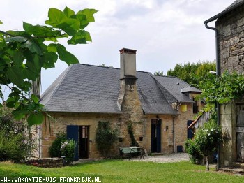 FermePostel, genieten van rust en ruimte in Frankrijk met privé zwembad