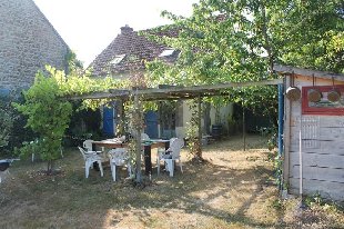 (Vakantie) woning: Hyds – Leuk vakantiehuisje in een klein woonwijkje met enkele buurhuizen, landelijk gelegen. te koop in Allier (Frankrijk)
