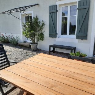 Het terras <br>Het terras op het zuiden grenst aan de keuken