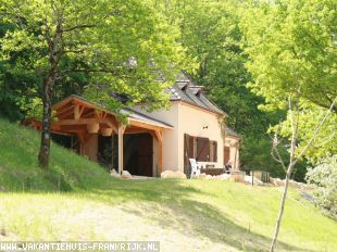 Vakantiehuis: Vakantiewoning met uniek uitzicht op chateau BEYNAC! Gelegen aan Rivier de DORDOGNE, tussen chateau - Milandes, Fayrac en Castelnaud.