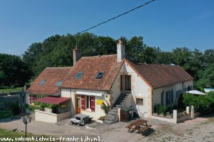 Huis te huur in Allier en binnen uw budget van  450 euro voor uw vakantie in Midden-Frankrijk.