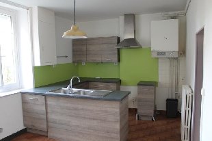 (Vakantie) woning: Orval. Een oude boerderij met tweede huisje en verscheidene schuren in het dorp. te huur in Cher (Frankrijk)