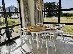 luxe vakantiehuis in de duinen met zicht op zee en prive duintuin van 4500 m2
