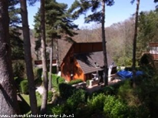 Vakantiehuis: Genieten van prachtige natuur in de Auvergne, vulkanisch gebergte Centraal Massief op 400m afstand van recreatiemeer Lac de Val. Motorbootje aanwezig. te huur in Cantal (Frankrijk)