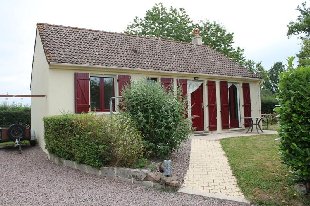 (Vakantie) woning: Couleuvre - 2 Vrijstaande huizen op ongeveer terrein van 4600 m2, vrije ligging en leuk uitzicht. te huur in Allier (Frankrijk)