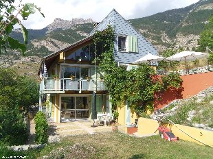 (Vakantie) woning: 380.000 € - Hautes Alpes - Villa met apart gastenverblijf (onder één dak) te huur in Hautes Alpes (Frankrijk)