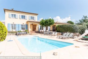 Villa in Frankrijk te huur: Bastide Le Colombier is een prachtige Provençaalse bastide voor maximaal 8 personen, op 5 minuten loopafstand van het gezellige centrum van Les Arcs 