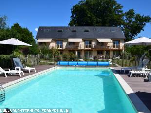 Dichtbij, anders... Comfortabel verblijven in historisch Normandië vlakbij zee met zwembad