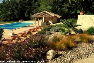 Huis met zwembad te huur in Lot is geschikt voor gezinnen met kinderen in Zuid-Frankrijk.