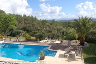 Vakantiehuis: Villa met zwembad, privacy en adembenemend panoramisch uitzicht te huur in Var (Frankrijk)