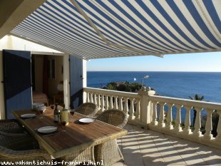 vakantiehuis in Frankrijk te huur: Schitterend gelegen villa met privé zwembad op 35 meter van zee 