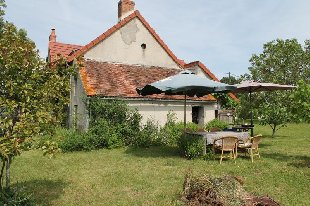 (Vakantie) woning: Louroux de Bouble _ Ruime woonboerderij met nieuw dak. te huur in Allier (Frankrijk)
