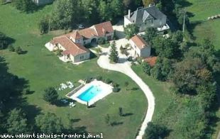 Huis voor grote groepen in Aquitaine Frankrijk te huur: La Chouette een van de drie luxe vakantiehuizen met zwembad op klein landgoed in Dordogne/Lot, 