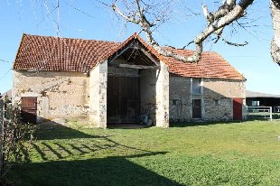 (Vakantie) woning: Maisonnais -Ruim woonboerderijtje met stallen en schuren op ongeveer 2 hectare grond. te huur in Cher (Frankrijk)