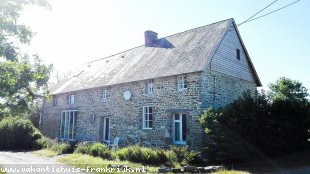Vakantiehuis: Bocage Maison. Middeleeuws Normandisch Lang Huis, gelegen in prachtige aangelegde tuinen in rustige landelijke omgeving. te huur in Manche (Frankrijk)