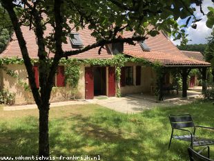 Vakantiehuis: Landelijk gelegen authentiek charmant vakantiehuis met privé zwembad in Rouffignac Saint Cernin de Reilhac. te huur in Dordogne (Frankrijk)