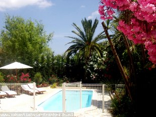 vakantiehuis in Frankrijk te huur: PARADISE A beautiful well maintained Family House private pool and garden with safty child fence and dog proof   picturest garden 