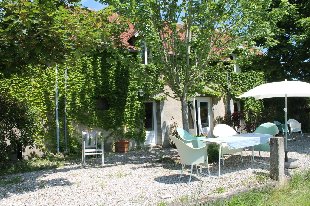 (Vakantie) koopwoning: Valigny -Woonboerderij met 4 chambres d’hôtes op 4,5 hectare grond met bos. te koop in Allier (Frankrijk).