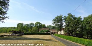 Vakantiehuis: Rustig gelegen 6 persoons vakantiehuis nabij beroemde bezienswaardigheden te huur in Dordogne (Frankrijk)