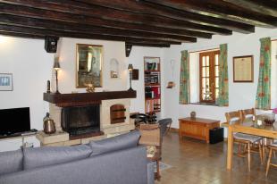 (Vakantie) woning: Vieure – Geheel verbouwde woonboerderij met een schitterend uitzicht en vrije ligging. ** VERKOCHT ** te huur in Allier (Frankrijk)