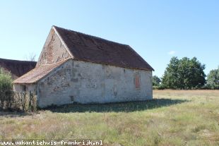 Vakantiehuis: Buxieres les Mines – compleet te renoveren boerderijtje op 7500 m2 grond ** ONDER BOD ** te koop in Allier (Frankrijk)