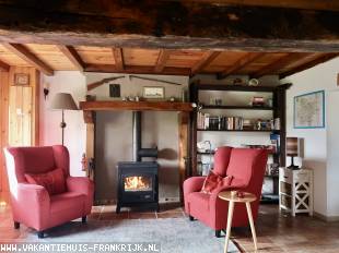Vakantiehuis: Vrijstaand vakantiehuis met zwembad op het Franse platteland