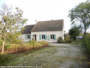 Huis in Frankrijk te koop: Bourbon l’Archambault- Ruim woonhuis met gite op 3200m² terrein in een thermaal stadje. 