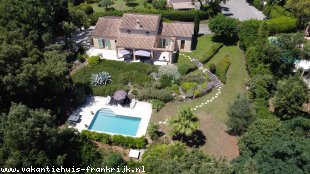 Vakantiehuis: Villa Valbonne - Luxe vakantiewoning met prive zwembad (12km Cannes). Gratis wifi - 6 persoons. Incl gebruik tennisbanen.