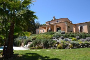 Villa Valbonne <br>Overzichtsfoto Villa Valbonne nabij Cannes met prive zwembad